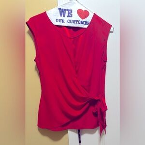 LAFAYETTE 148 NEW YORK 100% RED SILK SLEEVELESS DRAPE TIE AT WAIST BLOUSE. (6)